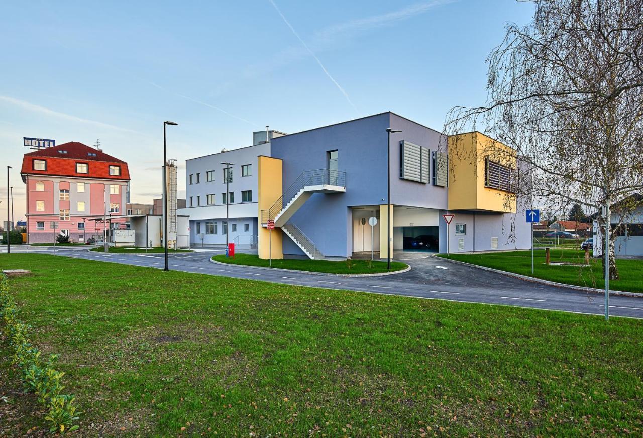 Hotel Europa Karlovac Exteriér fotografie