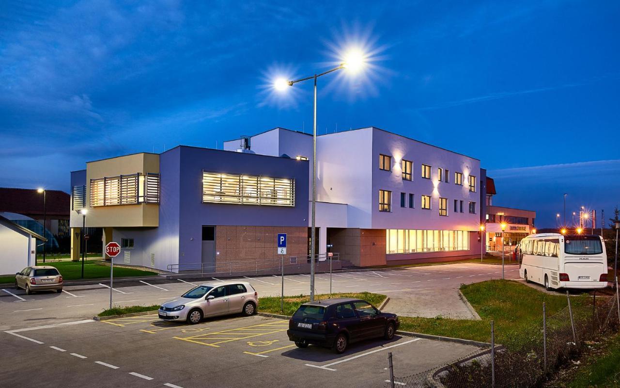 Hotel Europa Karlovac Exteriér fotografie
